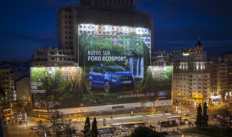 Големината е важна: Ford го има најголемиот билборд во светот