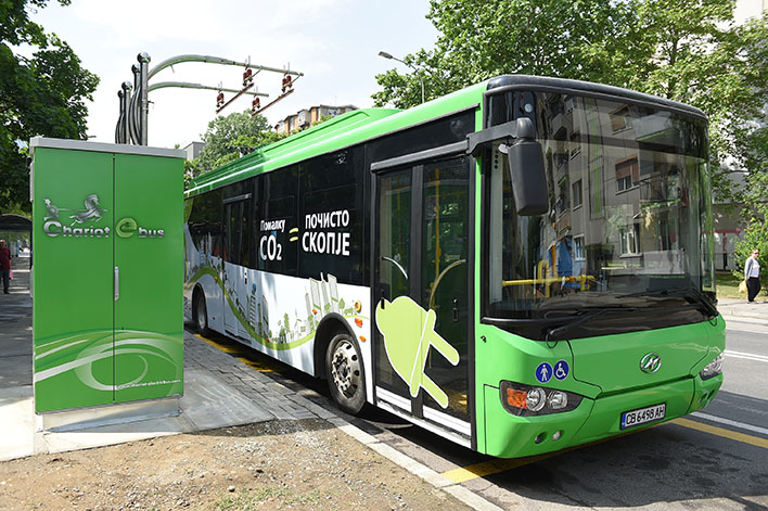 Ново искуство за Скопјани: електричен автобус по улиците на главниот град