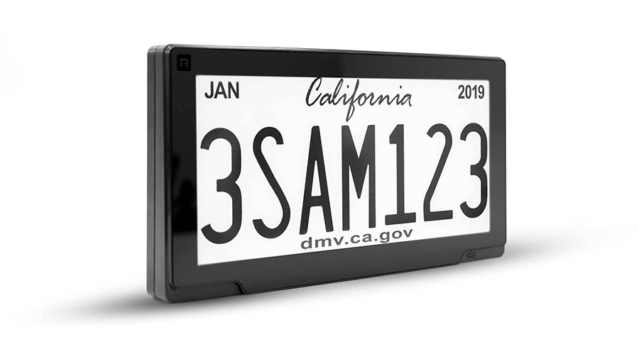 Калифорнија започнува со експериментална употреба на дигитални регистарски таблички