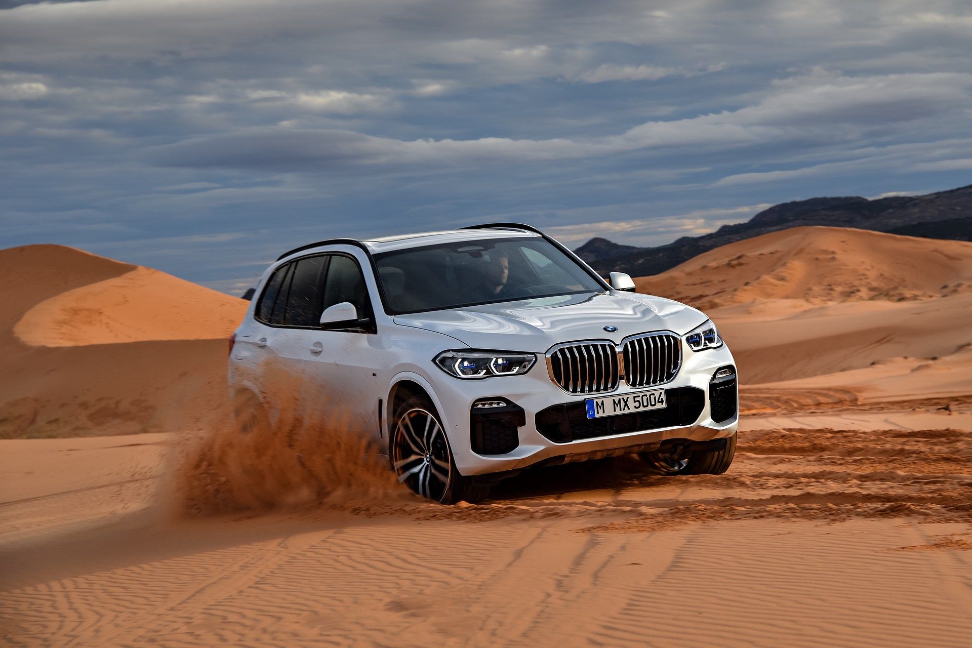 BMW го откри новиот X5 (ФОТО+ВИДЕО)