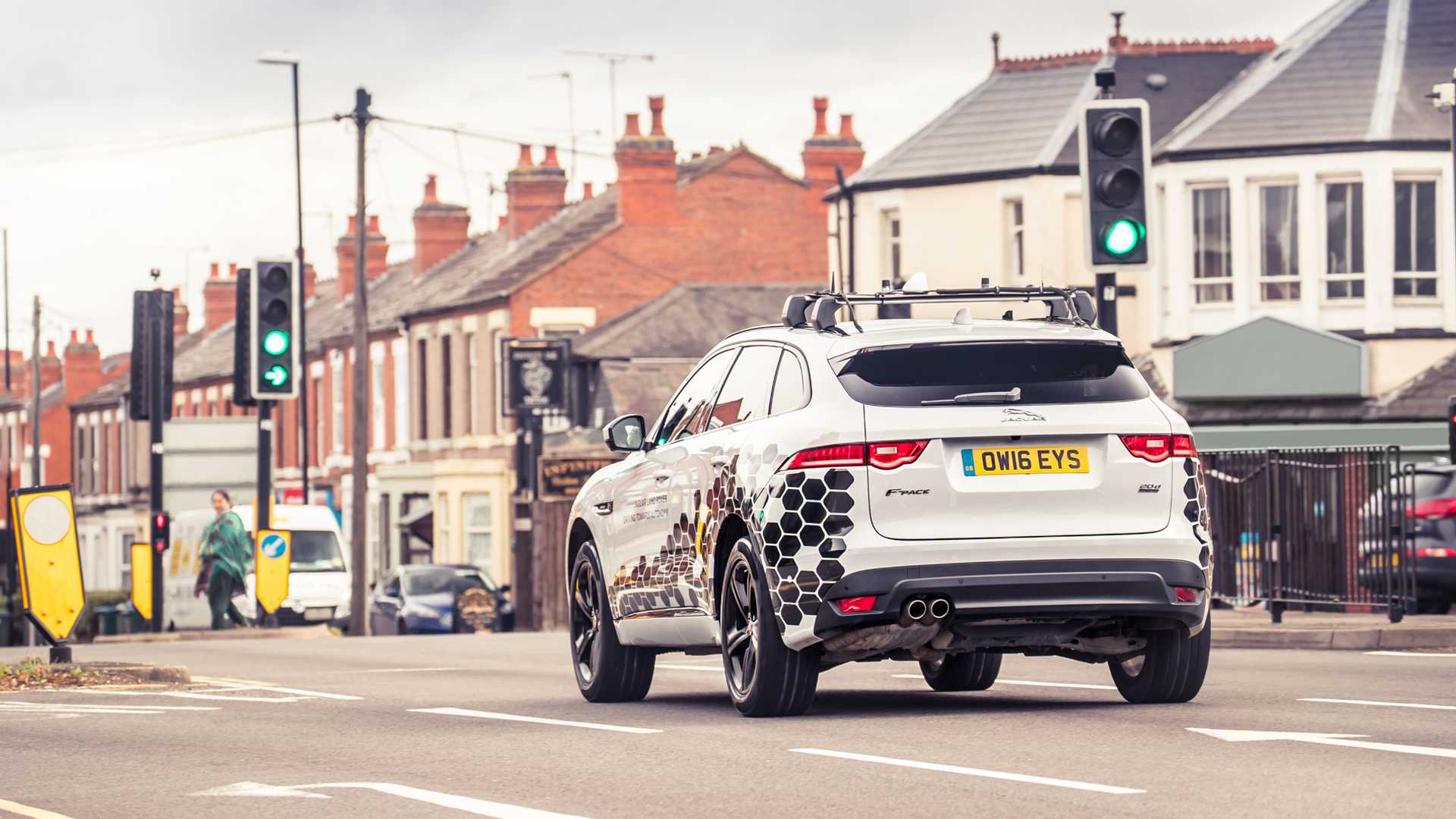 Зелено светло за Traffic Signal Avoidance системот на Jaguar Land Rover / ВИДЕО