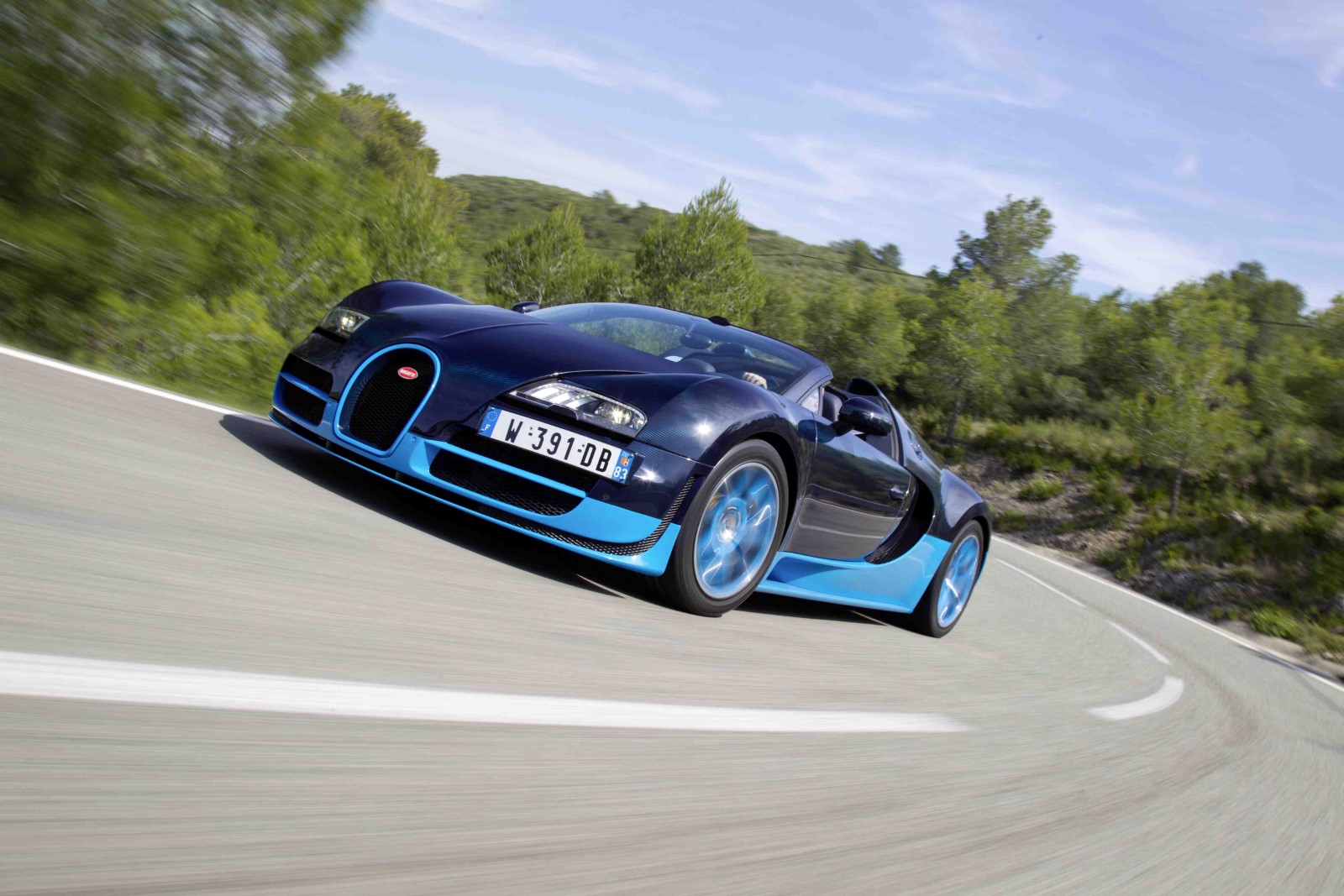 Колку чинат деловите за Bugatti Veyron?