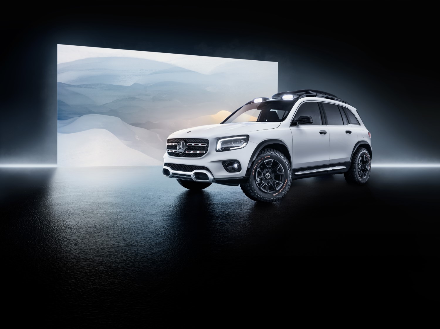 Концептот Mercedes-Benz GLB на увид на јавноста