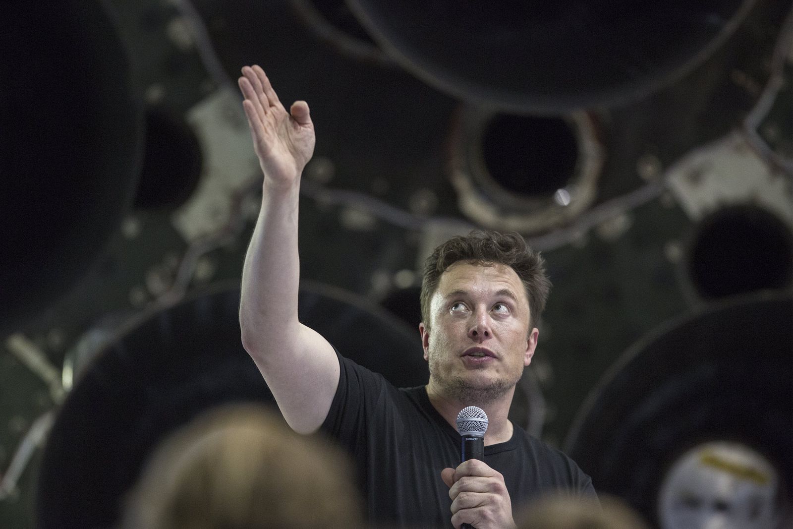Илон Маск со порака до ривалите на Tesla: Гем, сет, меч!