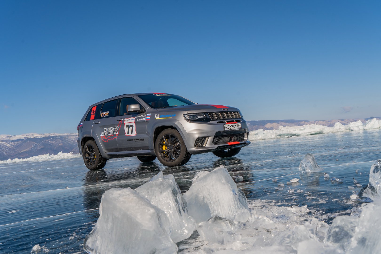 Jeep Grand Cherokee Trackhawk е најбрзиот теренц на мраз / ВИДЕО