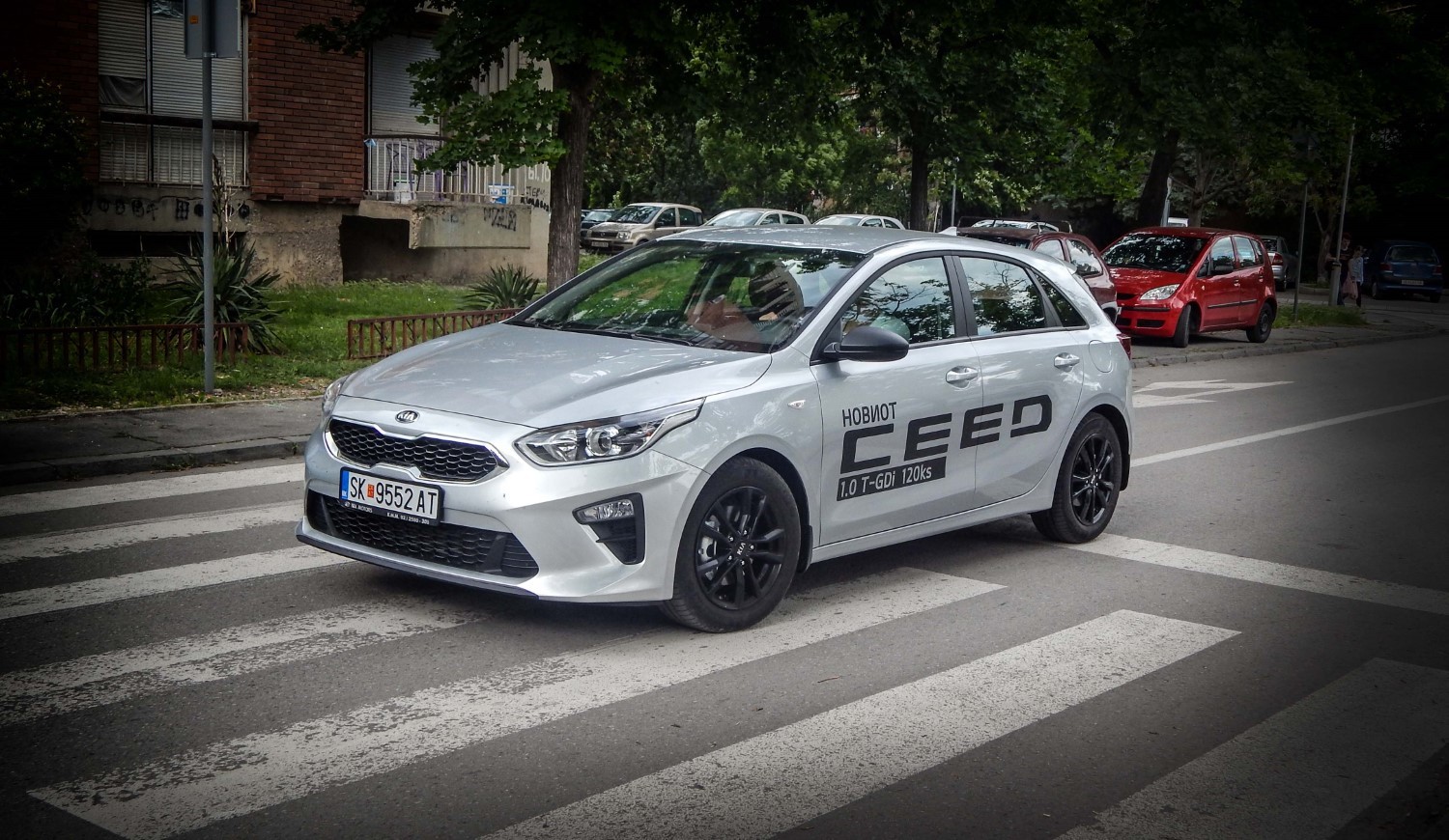 Возевме: KIA Ceed 1.0 T-GDI 120 Black Pack – голем чекор напред