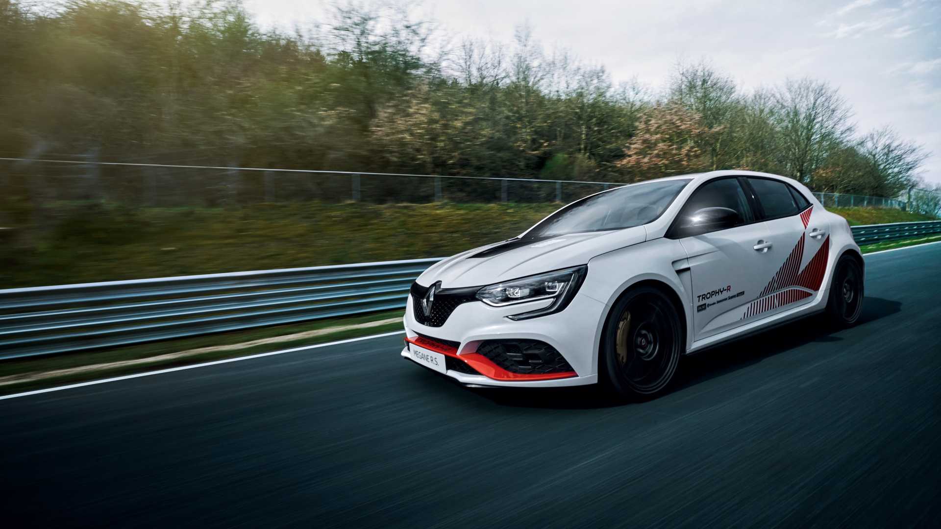 Возење за паметење: Renault Megane повторно го освои Нирбургринг