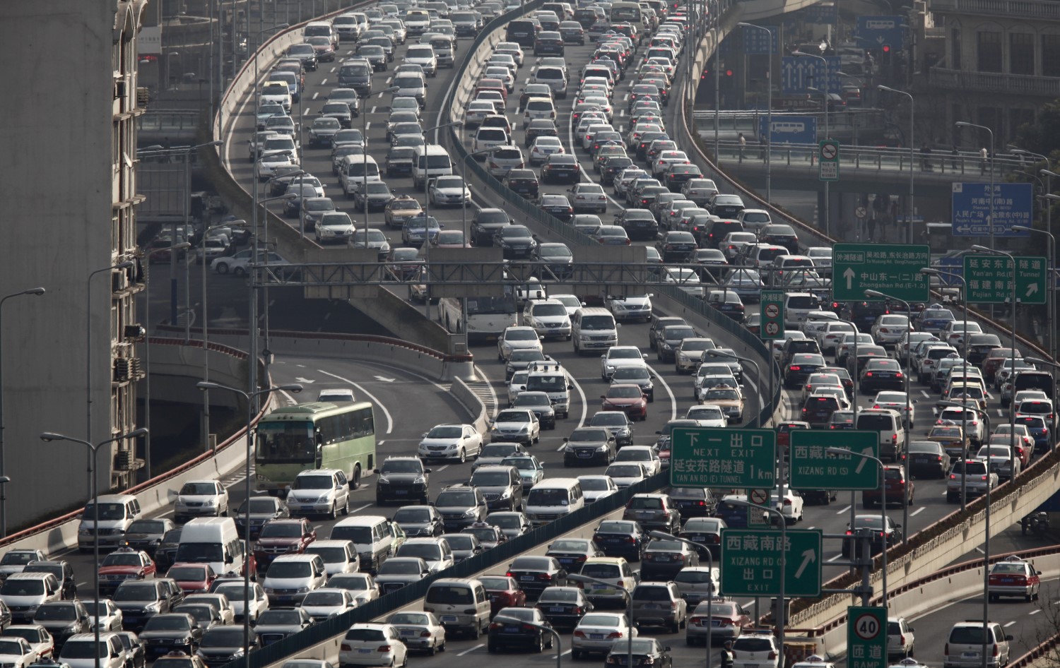 Колку автомобили се движат по патиштата во Кина?