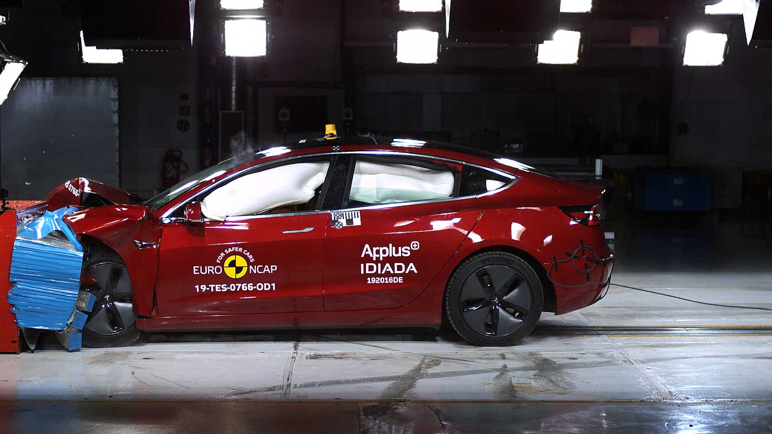 Потврда од EuroNCAP: Tesla Model 3 е еден од најбезбедните автомобили во светот / ВИДЕО