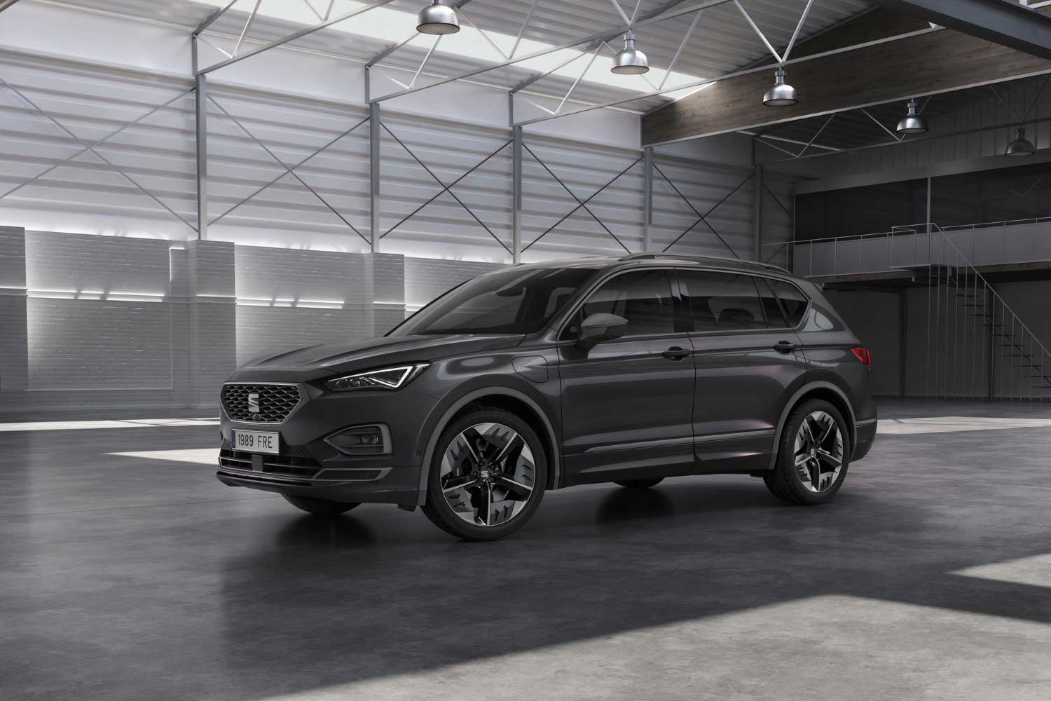 Премиера: Хибридниот Seat Tarraco FR може да се вози 50 км само на електрична енергија / ФОТО