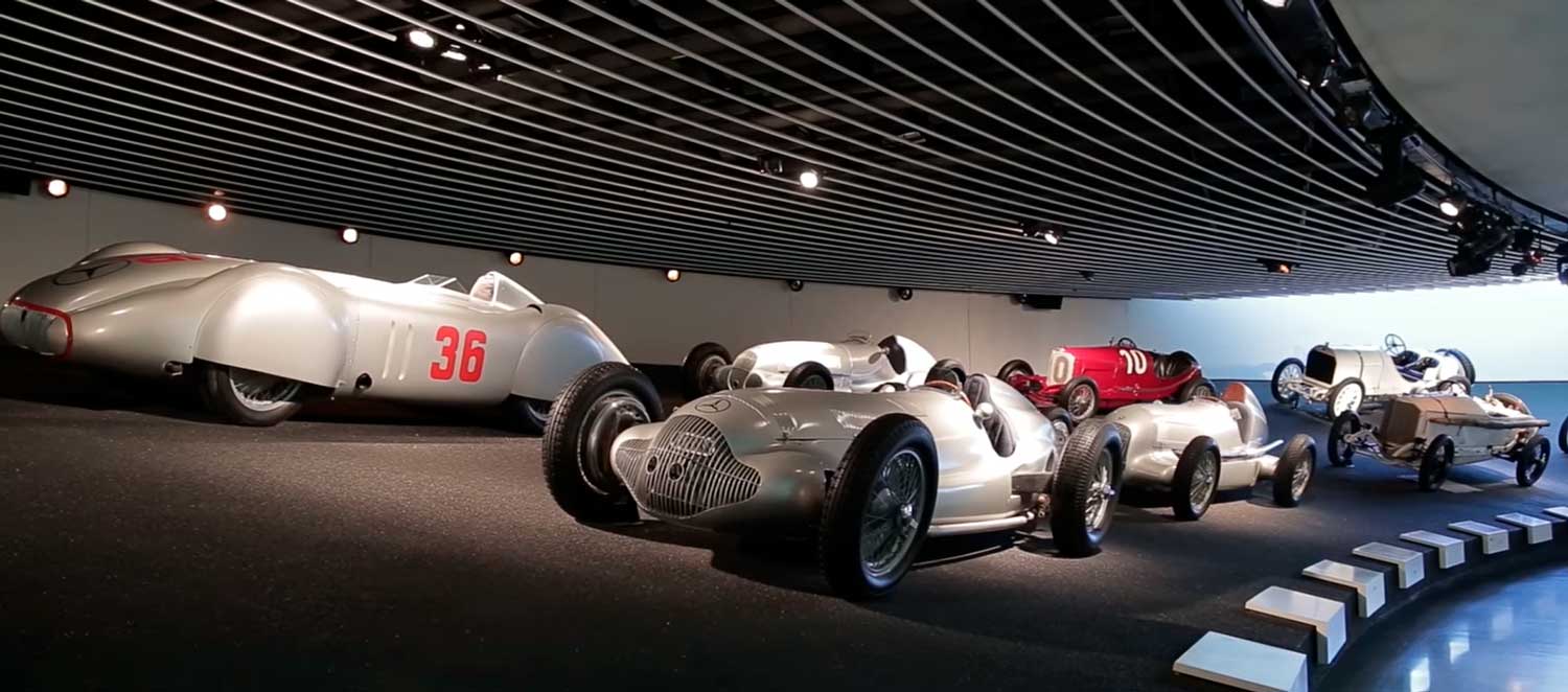 7 автомобилски музеи кои треба да ги видите додека сте приморани да седите дома