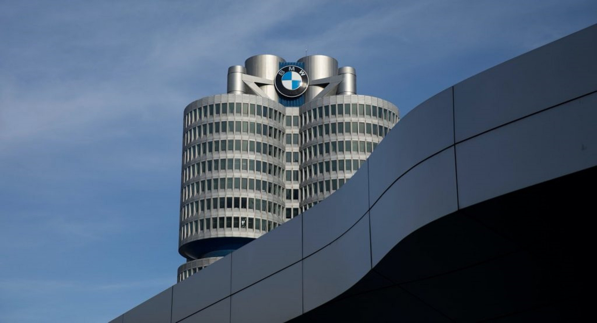 Групацијата BMW ќе укине половина од традиционалните погони