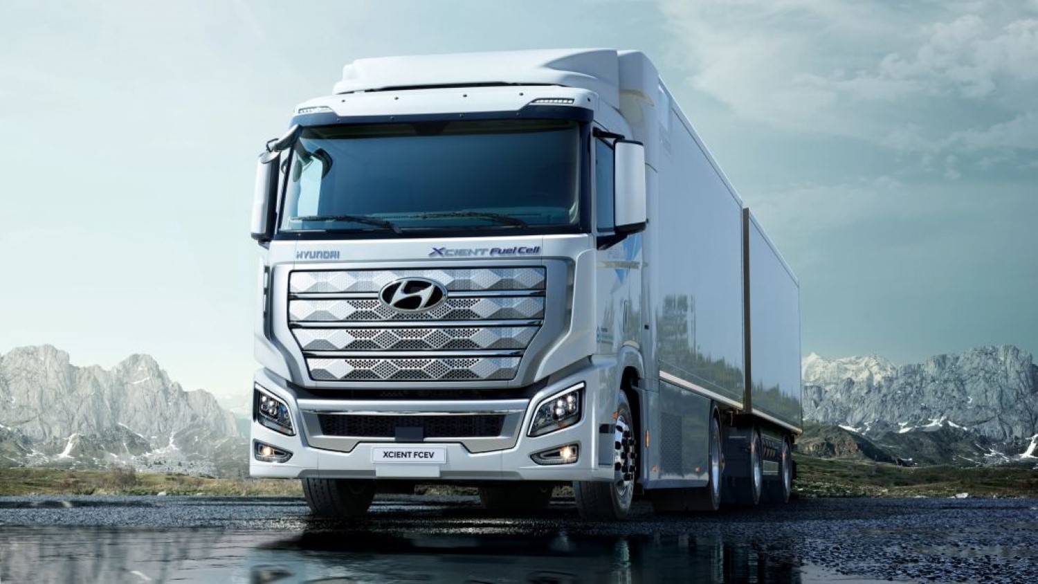 Hyundai ја испорача првата серија на камиони со водороден погон во Европа