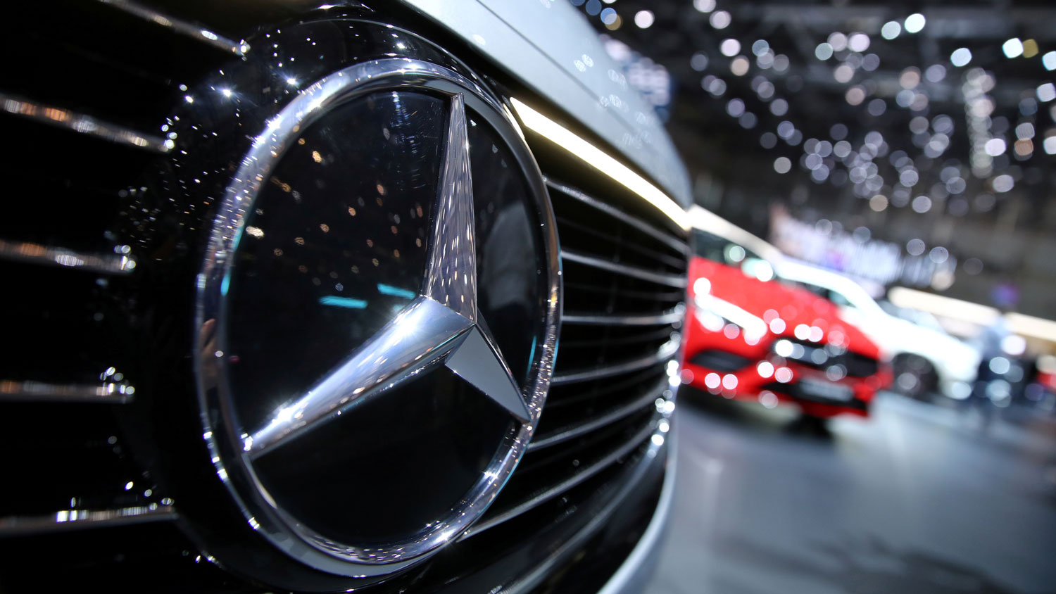 Mercedes најави развод од Renault и брак со Geely
