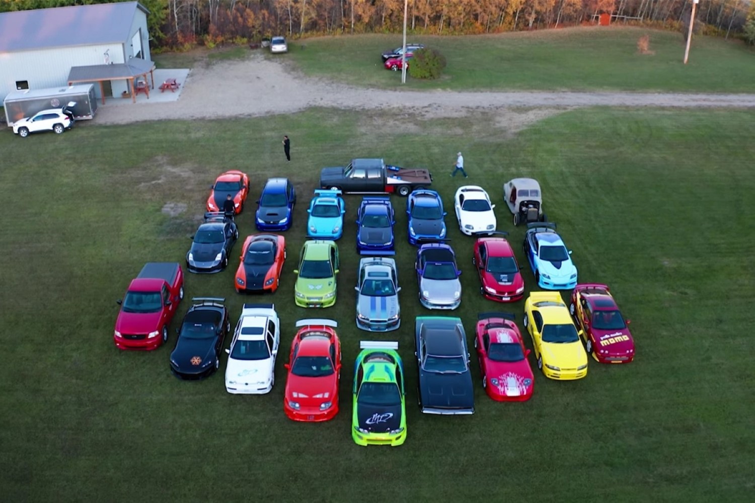 Канаѓанец поседува копии од 24 автомобили од филмската франшиза „Брзи и бесни“ / ВИДЕО