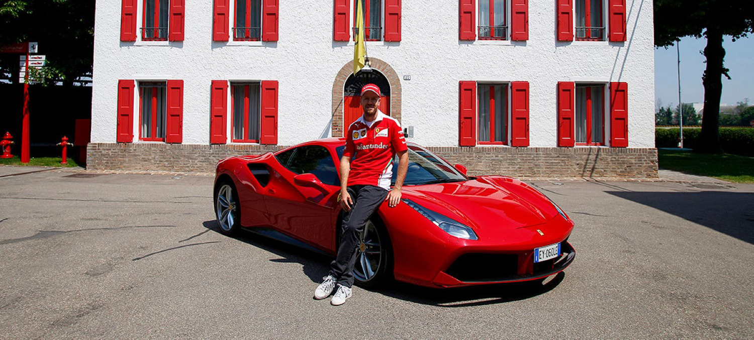 Поранешниот Formula 1 шампион ја распродава својата колекција на Ferrari модели