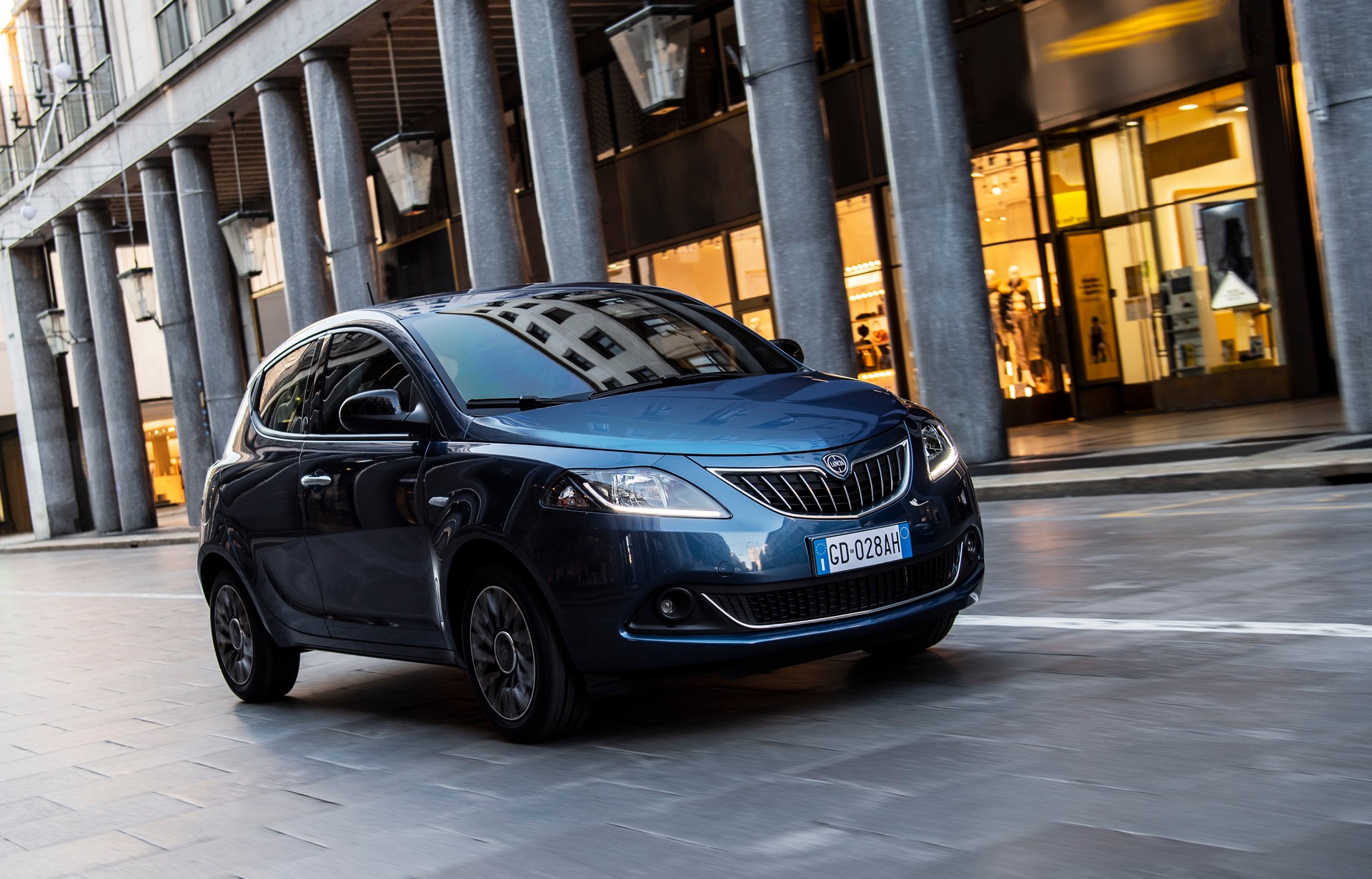 Ново, овој пат темелно освежување за Lancia Ypsilon / ВИДЕО