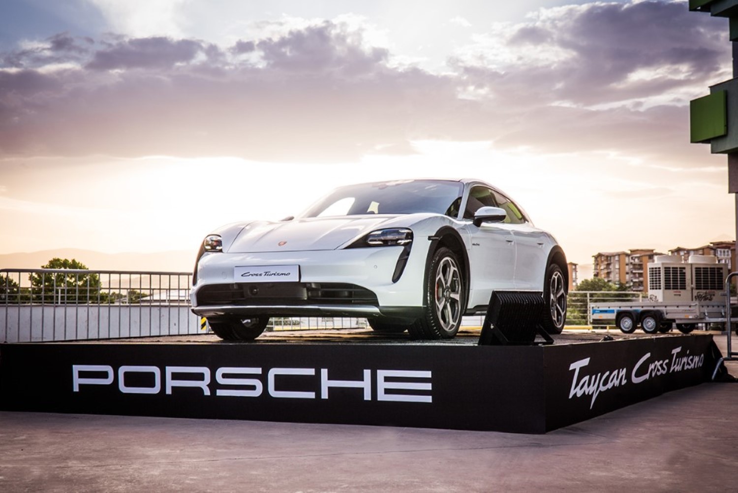 Ослободени електрични перформанси: претставен новиот Porsche – Taycan Cross Turismo