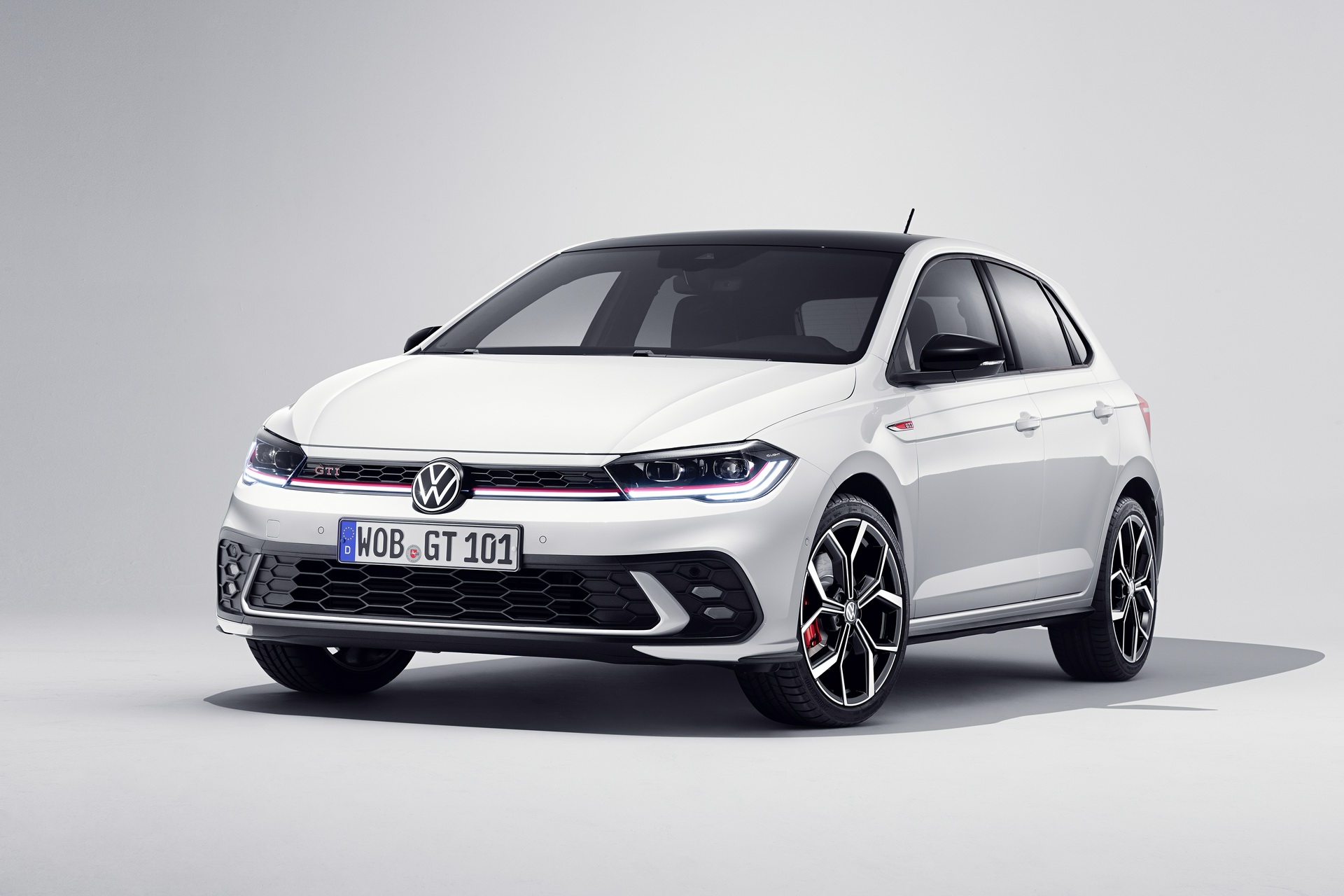 Премиера на ажурираното Polo GTI / ФОТО