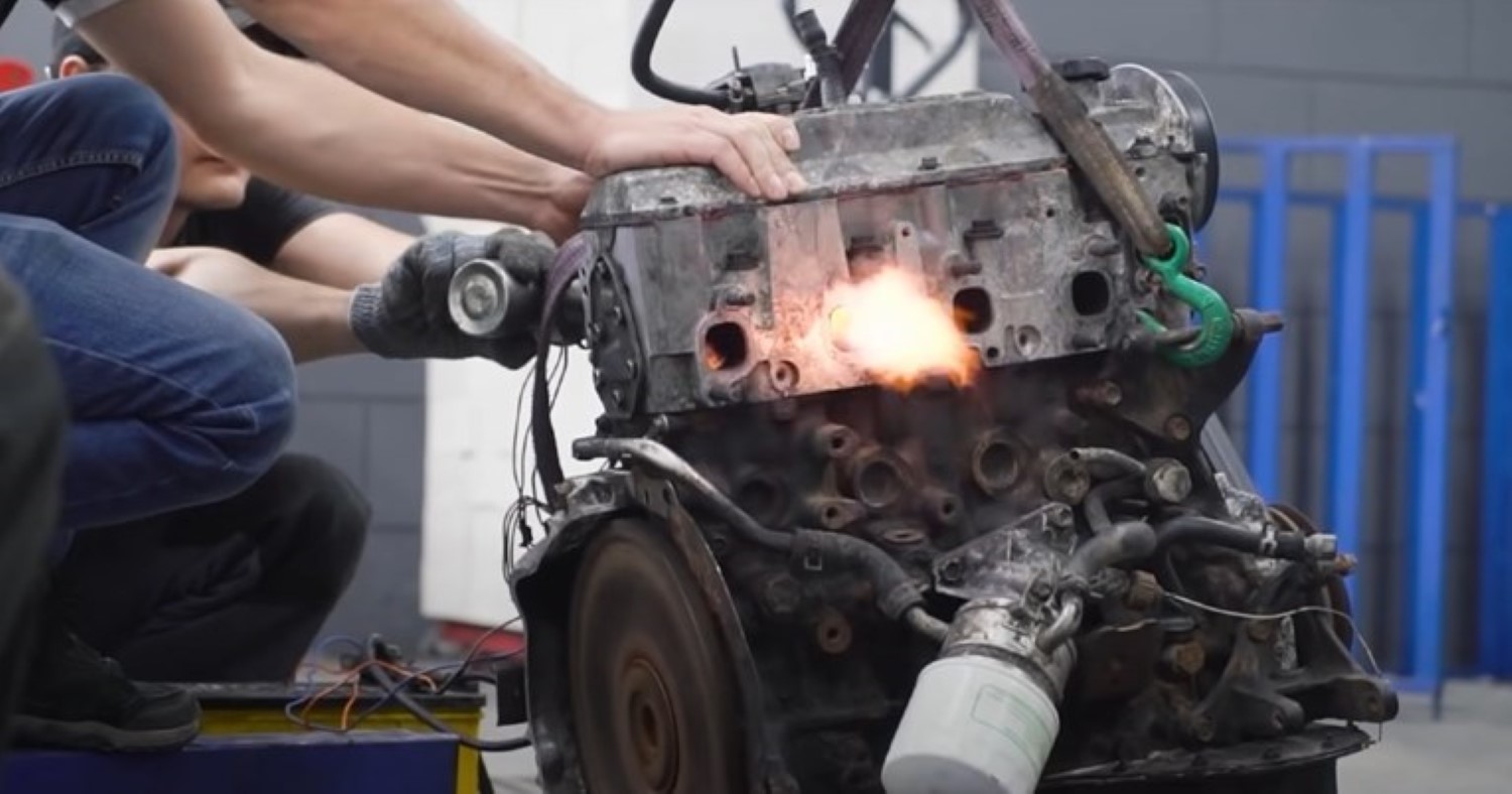 Нов експеримент на Garage54: Може ли дизел мотор да работи на бензински? / ВИДЕО