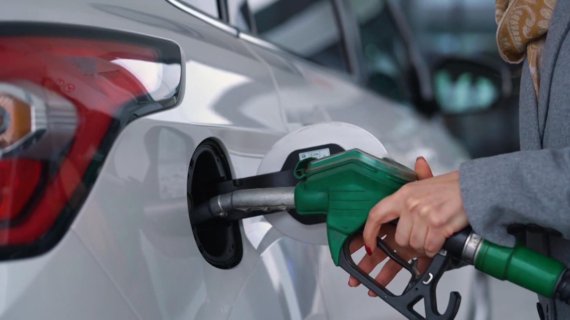 Германија предупредува на недостиг на бензин поради санкциите