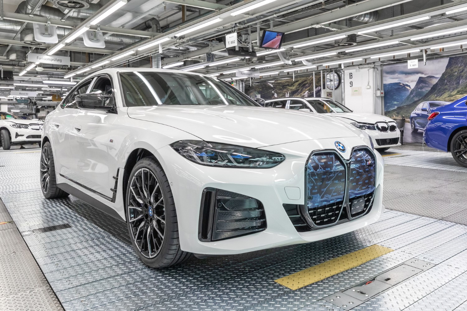 BMW наскоро ќе го прекине производството на термички мотори во главната фабрика