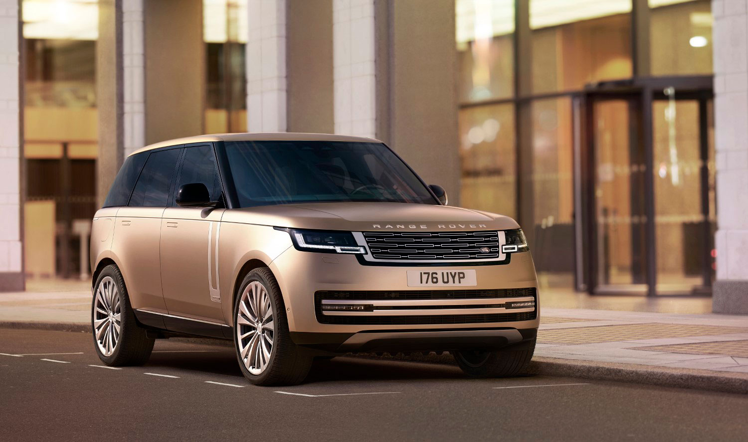 2022 Range Rover: Симболот на британската автомобилска индустрија доби нова генерација / ФОТО+ВИДЕО