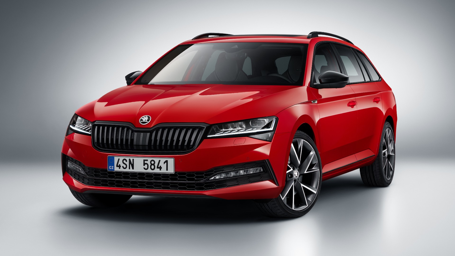 Новата генерација на Škoda Superb пристигнува во 2023 година