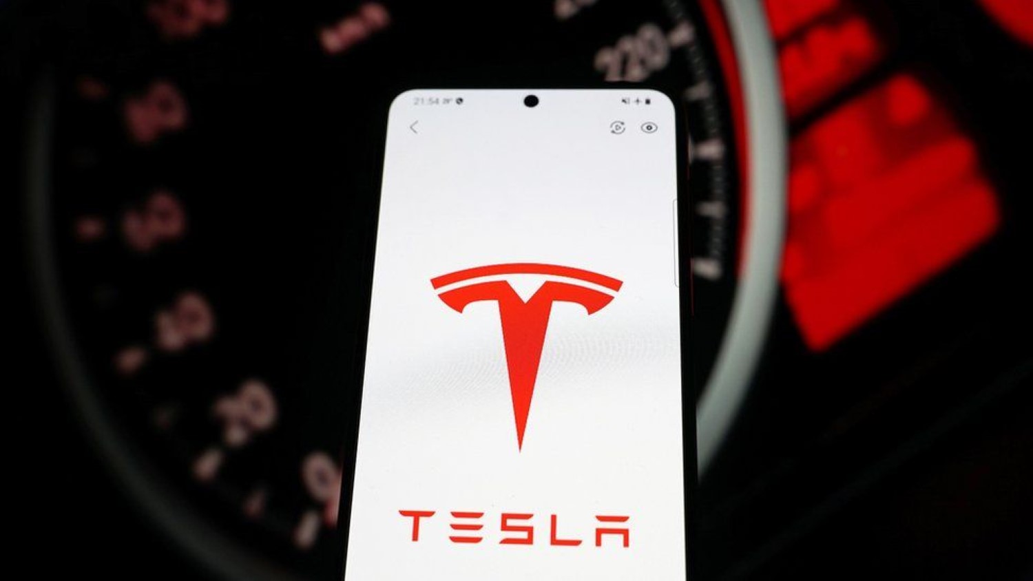 Tesla за само еден ден изгубила десетици милијарди долари вредност