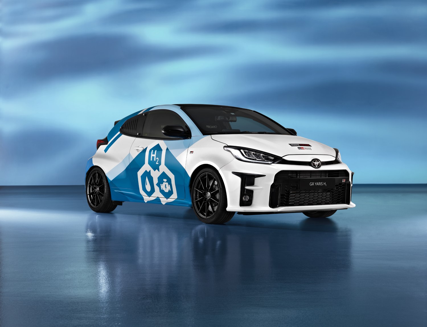 Најатрактивниот спортски автомобил од Toyota сега вози и на водород