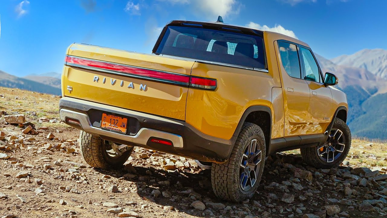 2022 Rivian R1T – Ready to Fight Ford F-150 Lightning