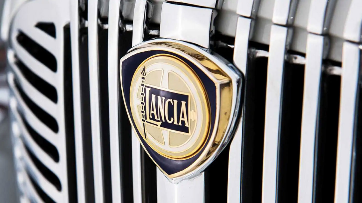 Големи апетити: Lancia под Stellantis цели на купувачите на Mercedes