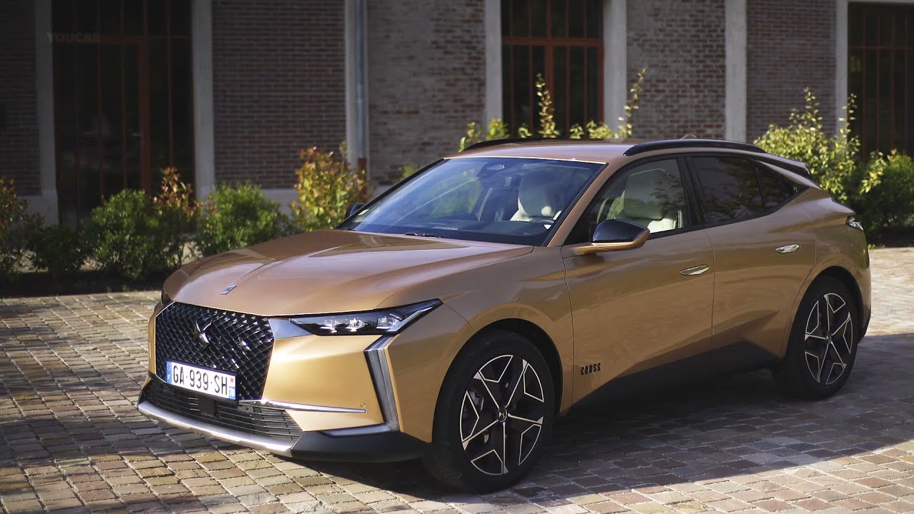 DS4 Cross (2022) Interior and Exterior Details