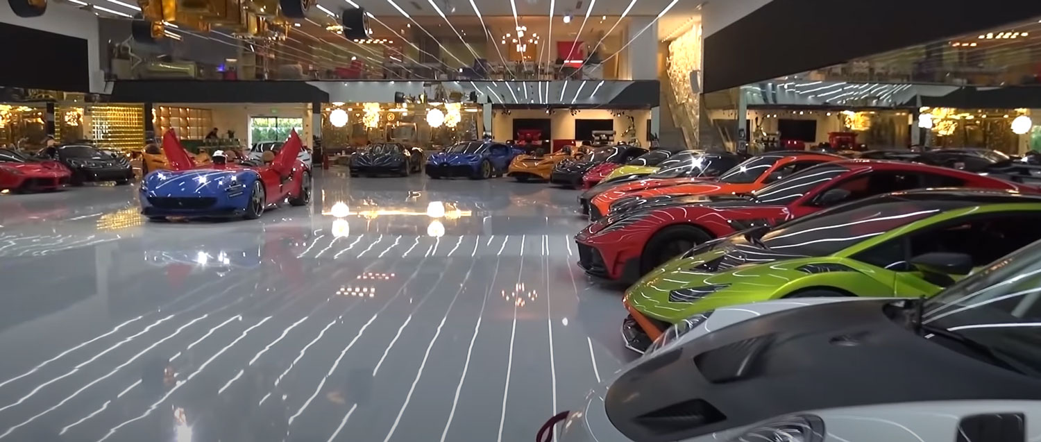 Без коментар: Колекција на хиперавтомобили во Дубаи /ВИДЕО