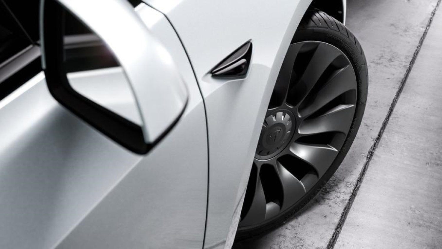 Автомобилите на Tesla наскоро ќе можат да го следат степенот на абење на гумите
