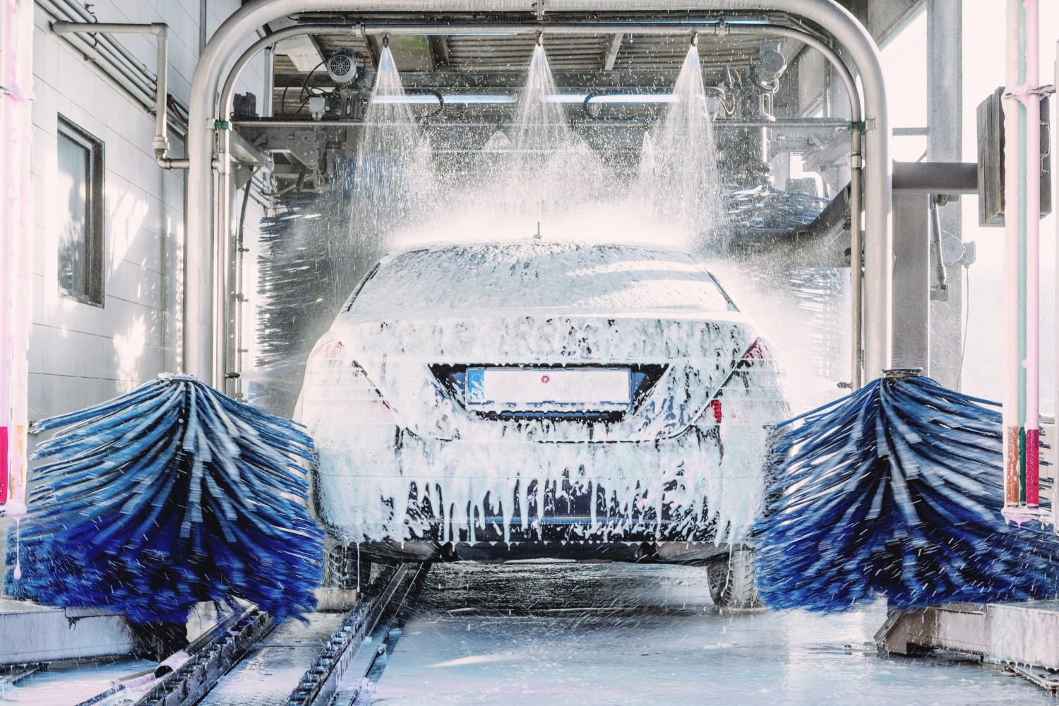 Зошто не е добро да го миете автомобилот на екстремно ниски температури?!