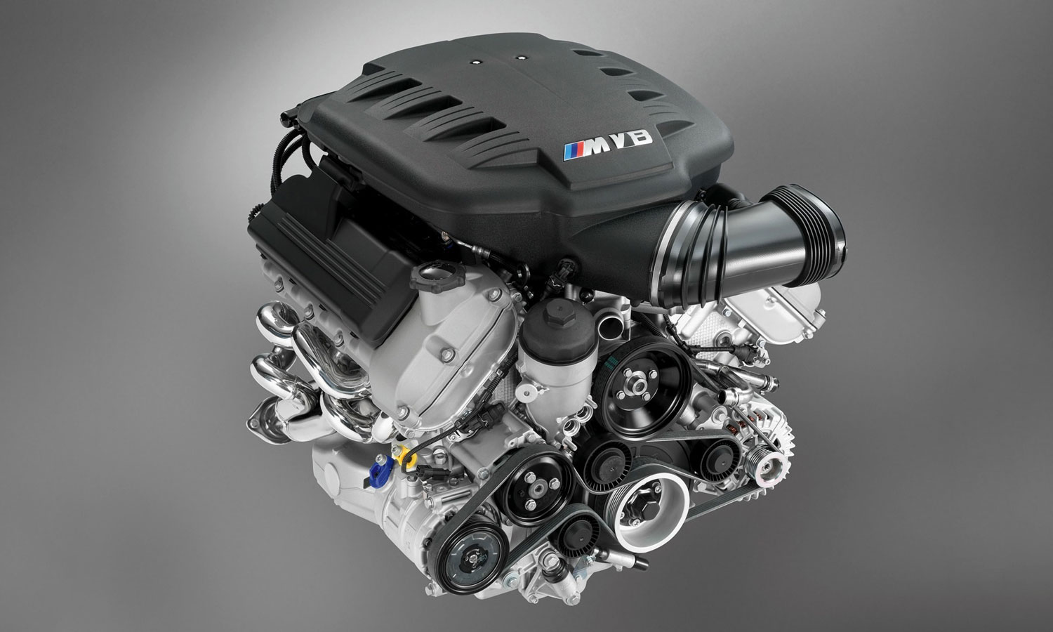 BMW развива нови мотори со внатрешно согорување