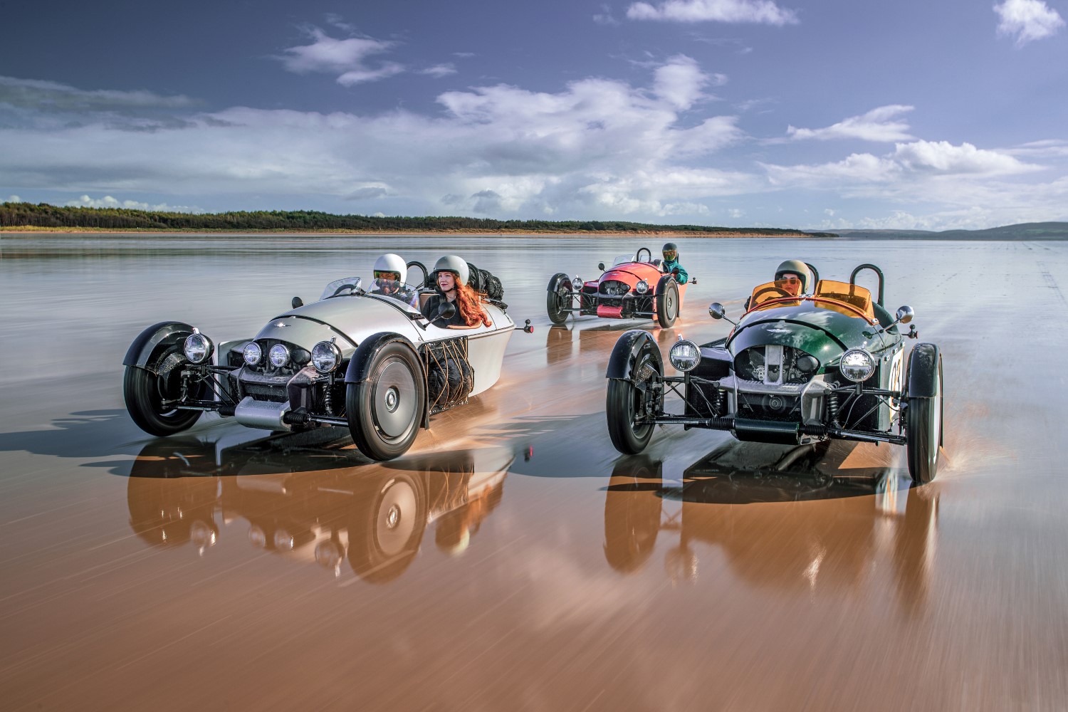 Британската икона на три тркала живее: Доаѓа Morgan Super 3 наследникот на култниот 3 Wheeler / ФОТО+ВИДЕО