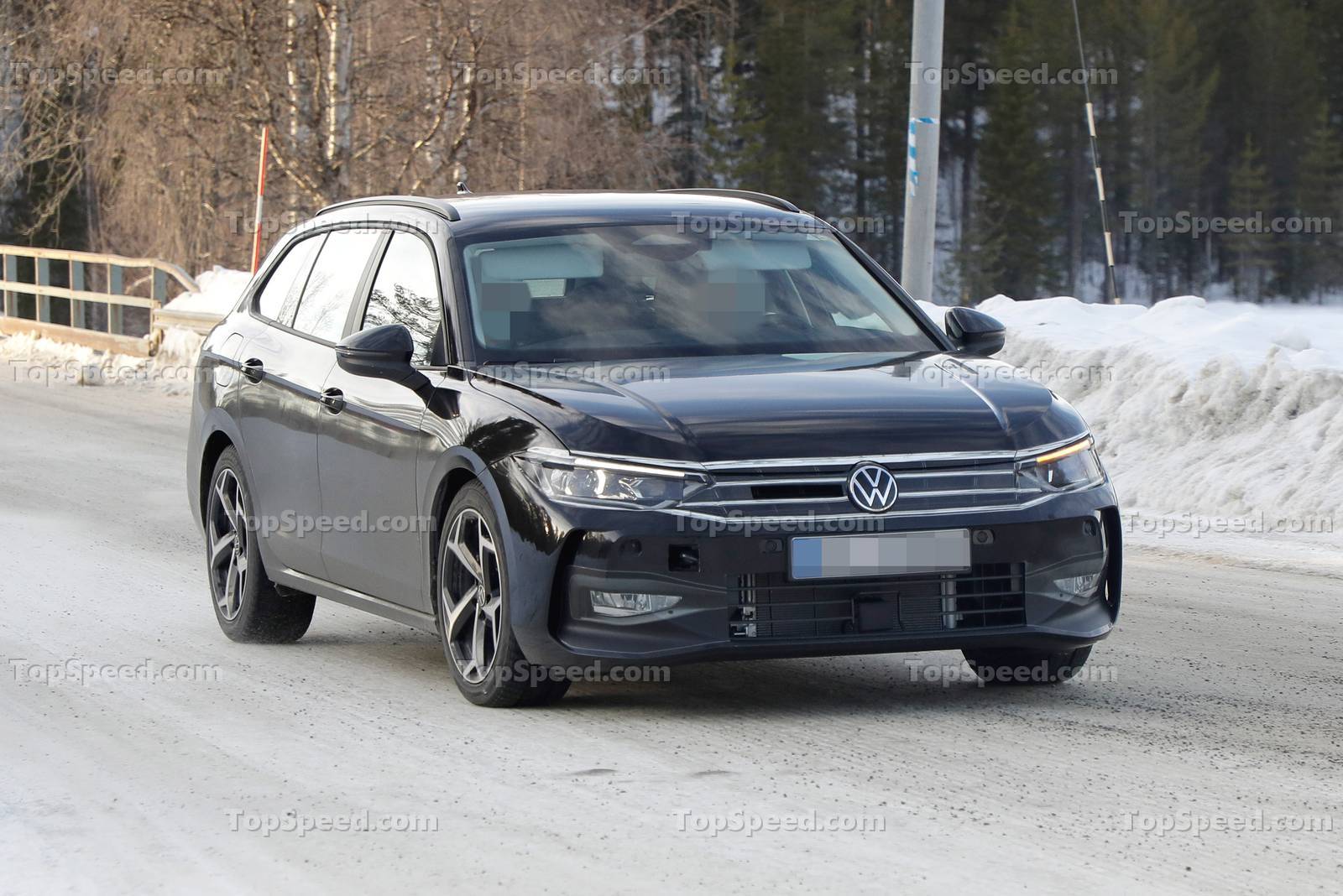 Вака ќе изгледа последниот Volkswagen Passat. Фатен речиси без камуфлажа / ФОТО