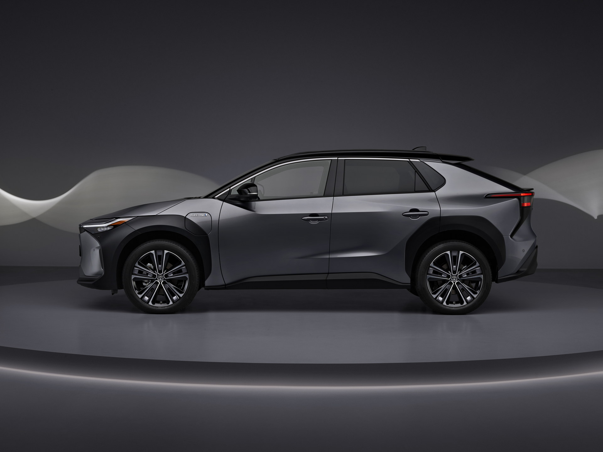 Електричниот SUV bZ4X на Toyota во Европа ќе пристигне со автономија од преку 500 километри