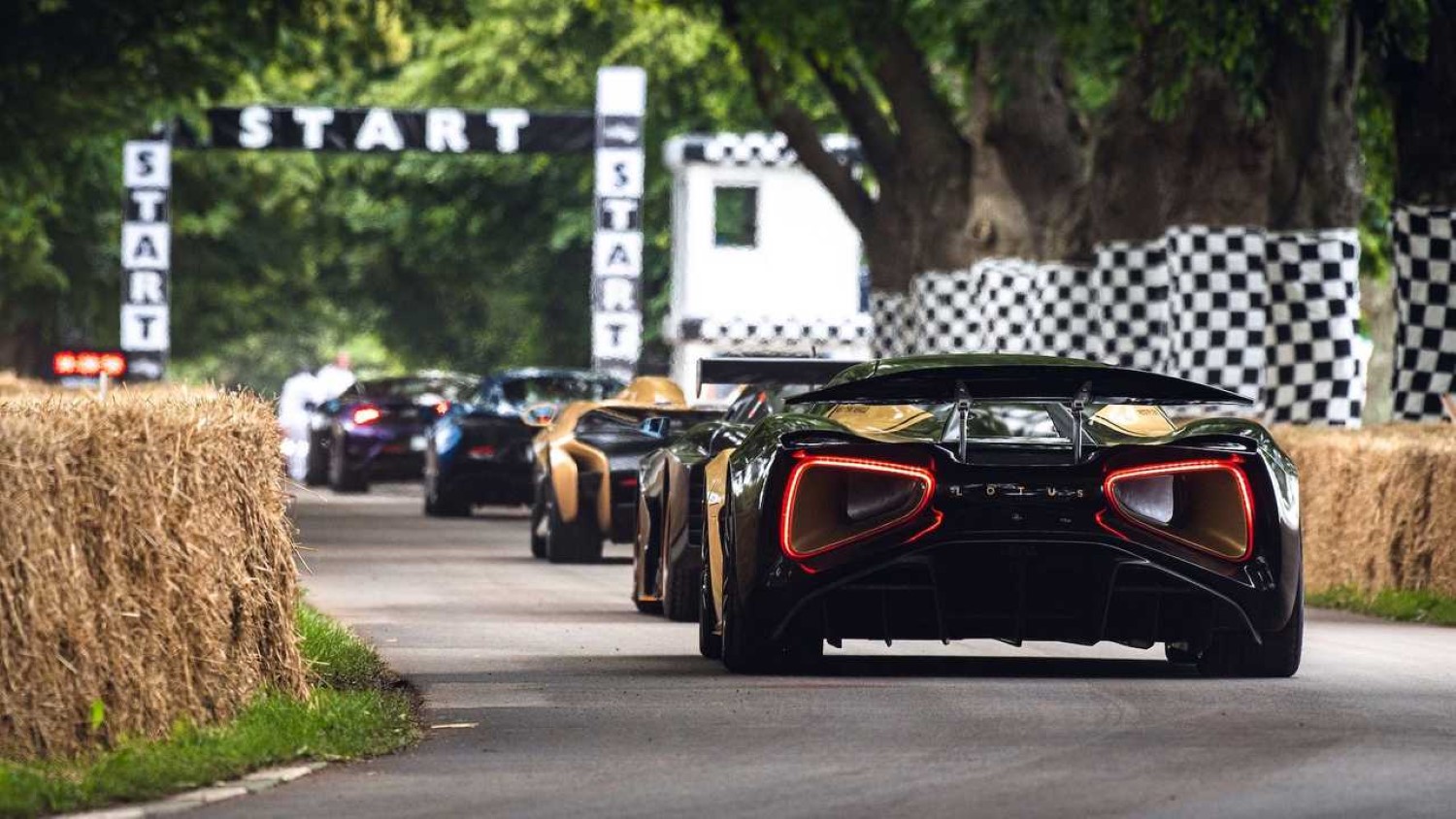 Вечерно кино: 2022 Goodwood Festival of Speed. Најинтересните моменти, возила… / ВИДЕО