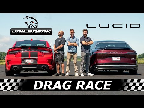 Throttle House: Трка во забрзување – 2022 Dodge Charger Jailbreak vs Lucid Air GT Performance / ВИДЕО