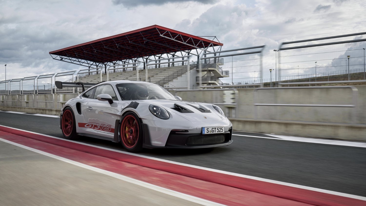 Ѕвер кој е легален за регуларните патиштата: Porsche 911 GT3 RS / ФОТО+ВИДЕО