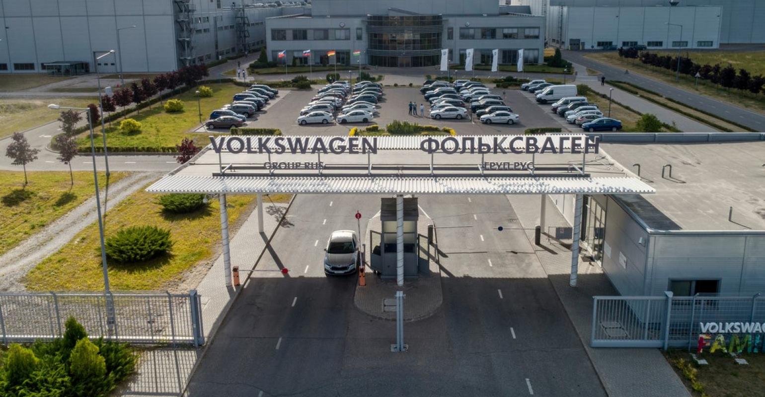 Руската групација GAZ го тужи Volkswagen за 320 милиони евра поради одлуката за раскинување на договорот за производство