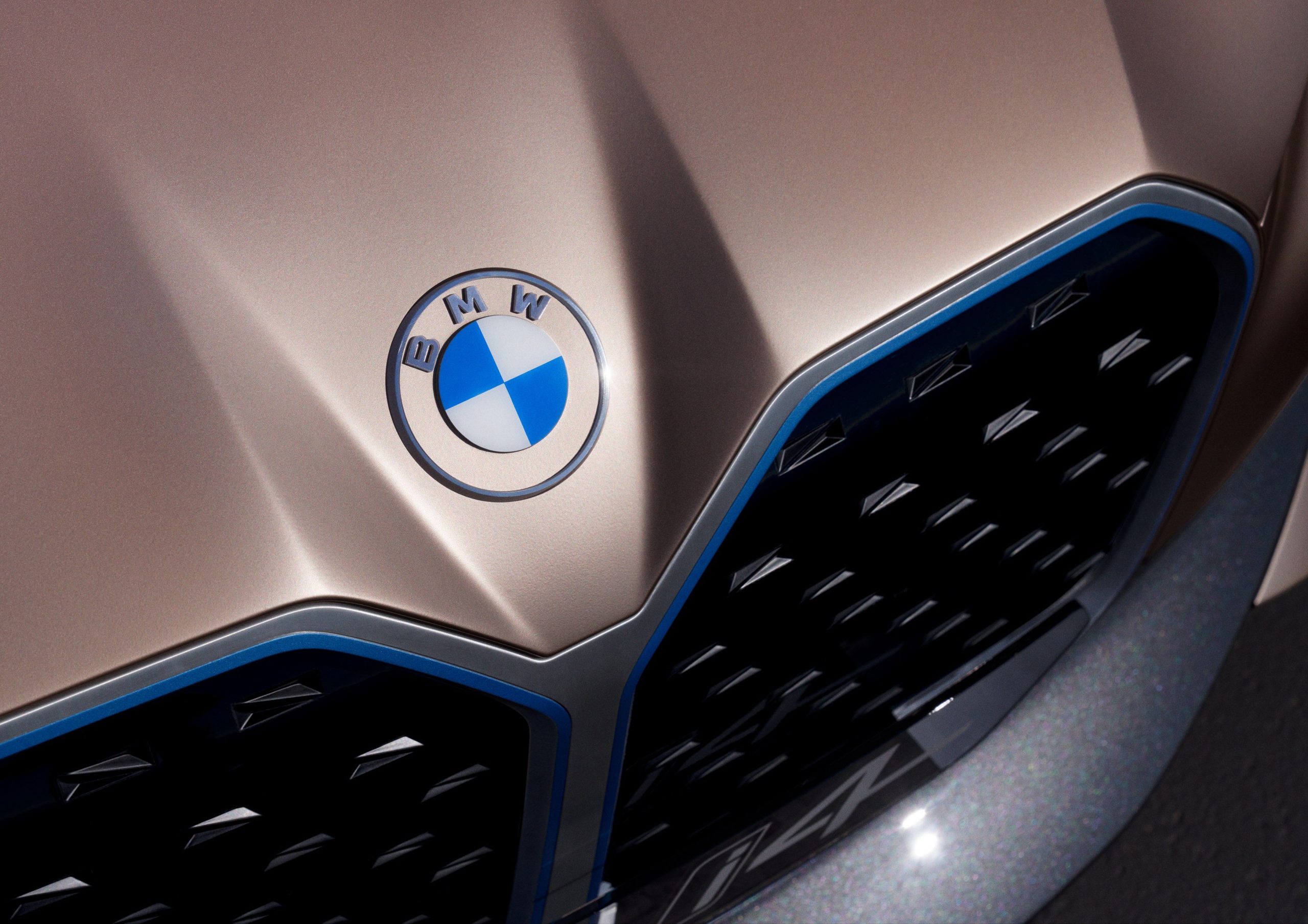 BMW тврди: Со нашата нова генерација на батерии, опсегот на електричните возила ќе се зголеми за 30 проценти!