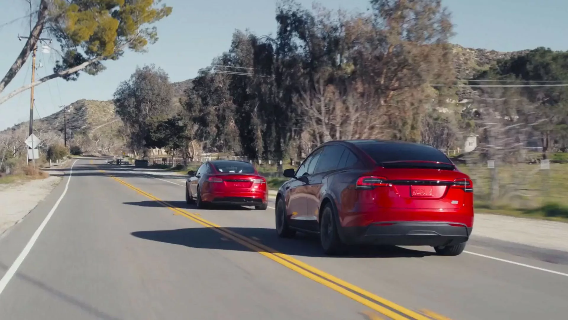 Model S и Model X на Tesla во ново руво и со овален волан / ФОТО+ВИДЕО
