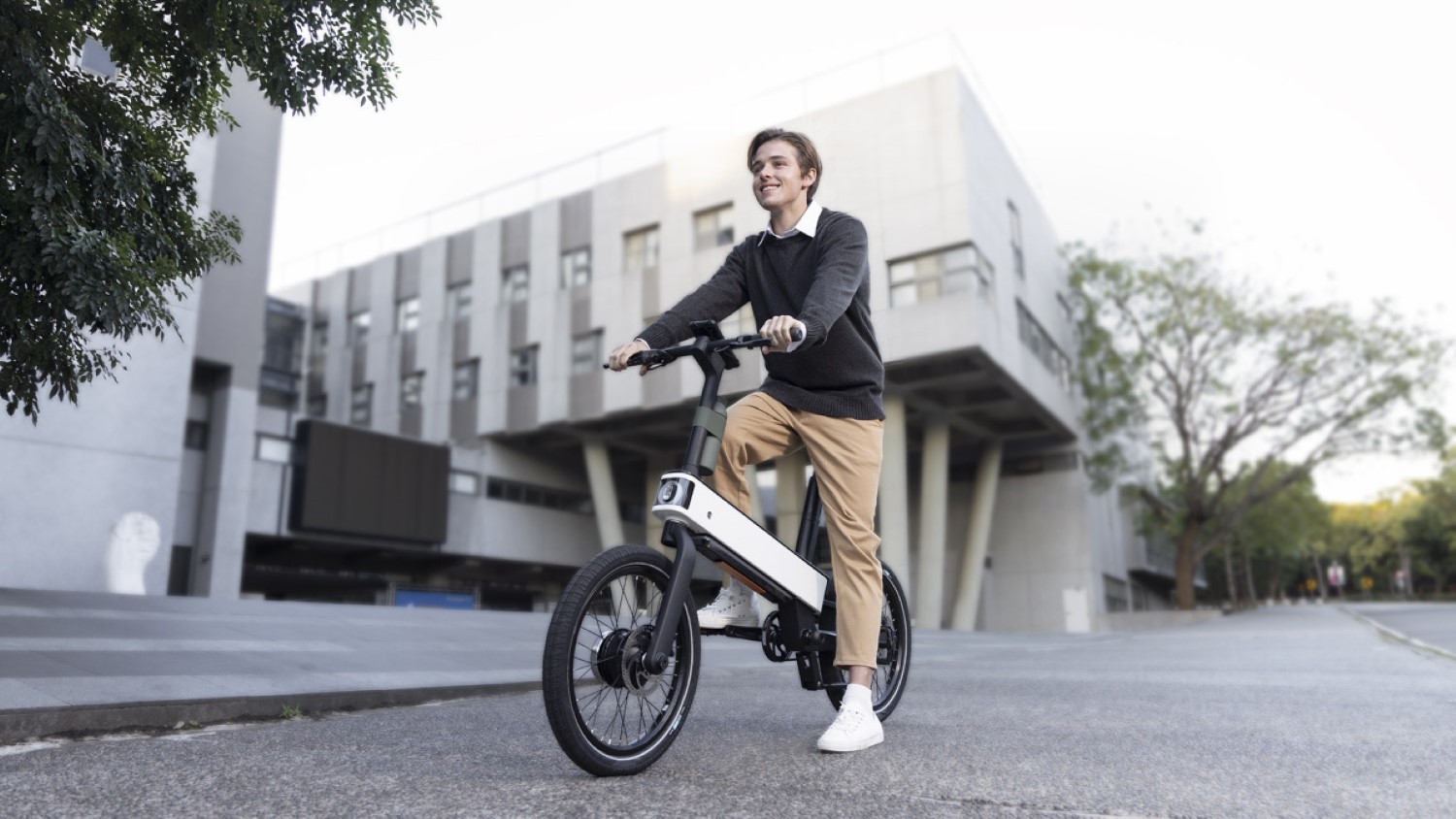 Acer го претстави „ebii“, својот прв електричен велосипед / ФОТО